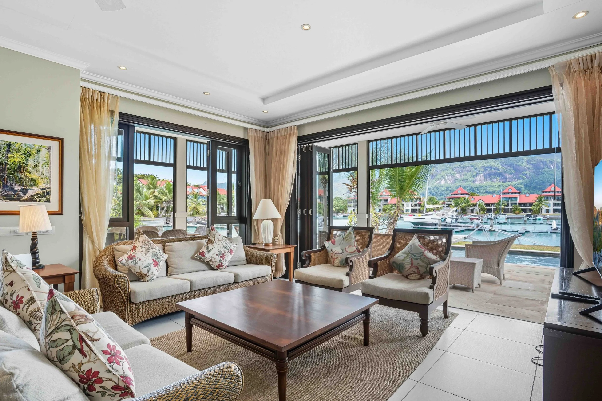 M161_living-room.jpg