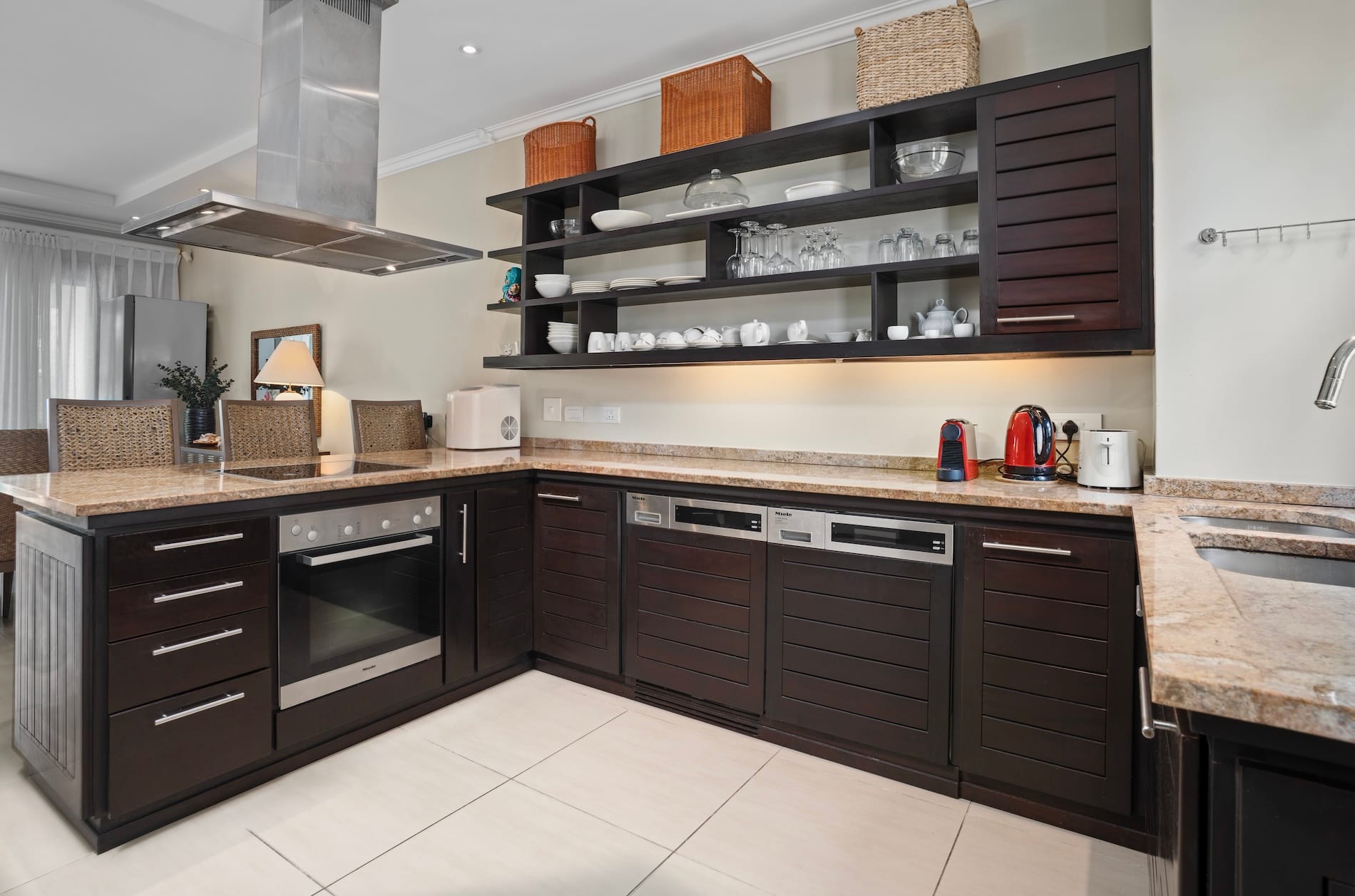M169_kitchen.jpg