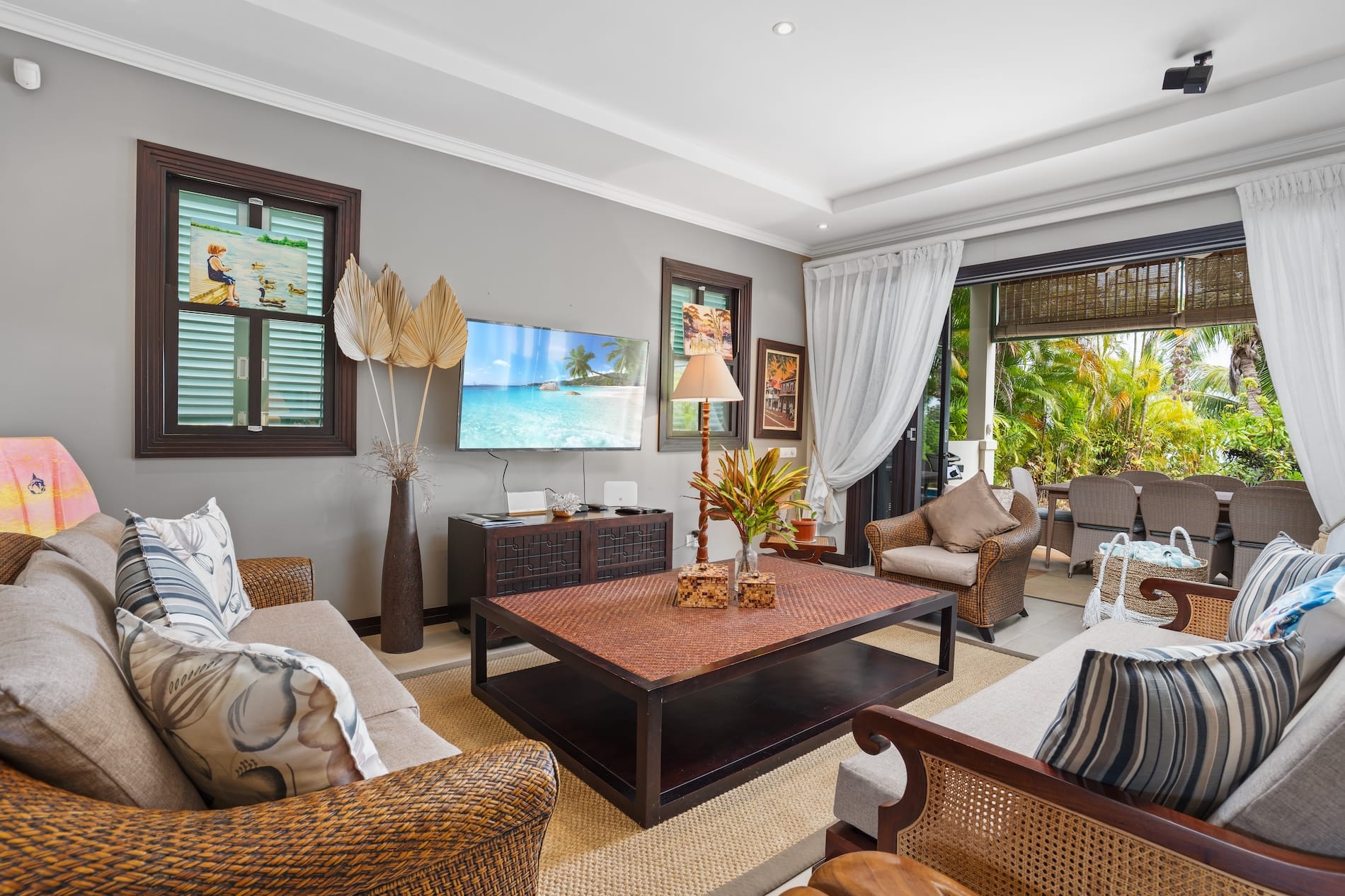M169_living-room.jpg