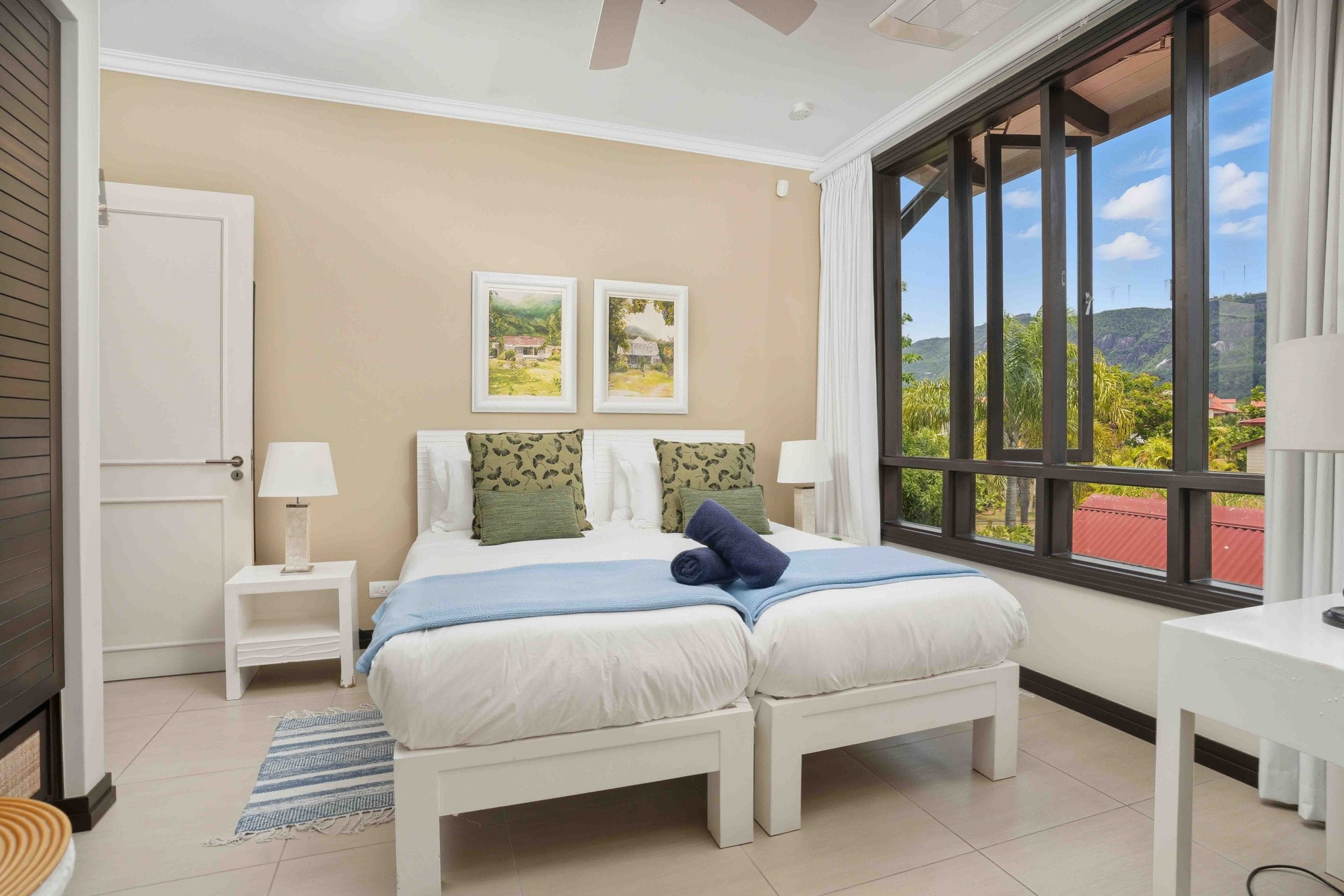 M172_bedroom.jpg