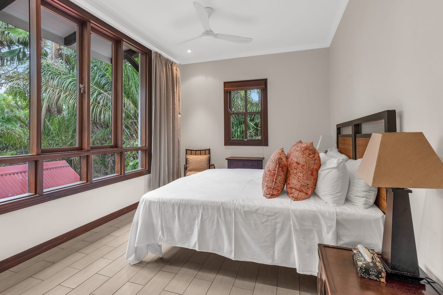 M21_bedroom.jpg