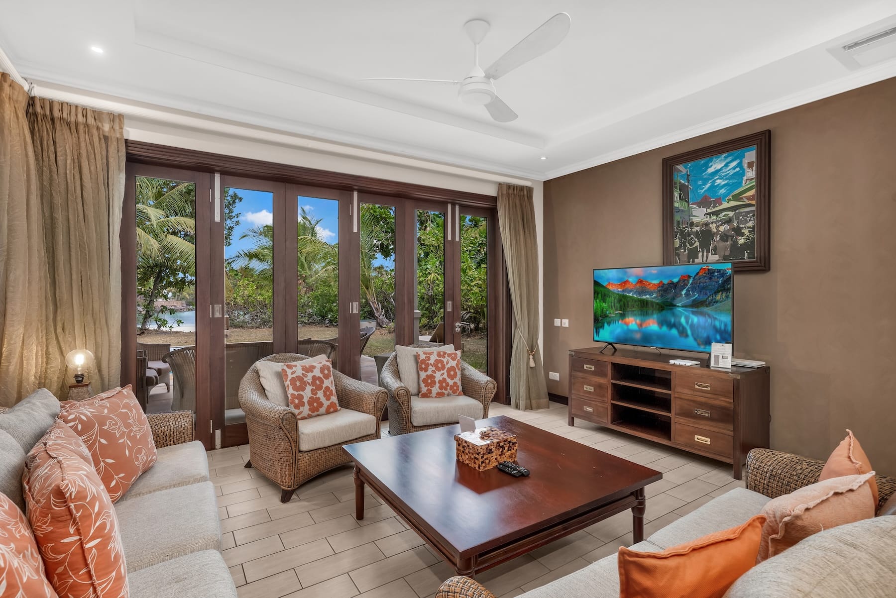 M21_living-room.jpg