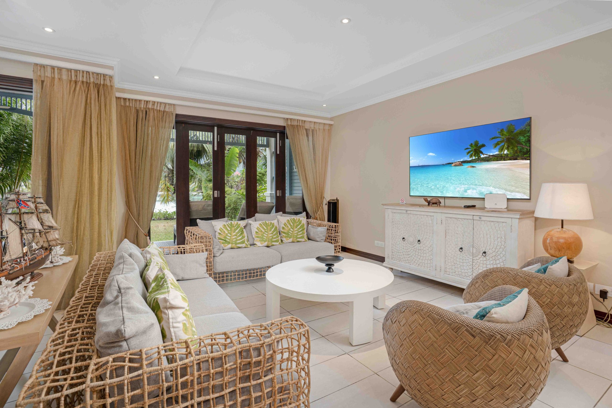 M22_living-room.jpg