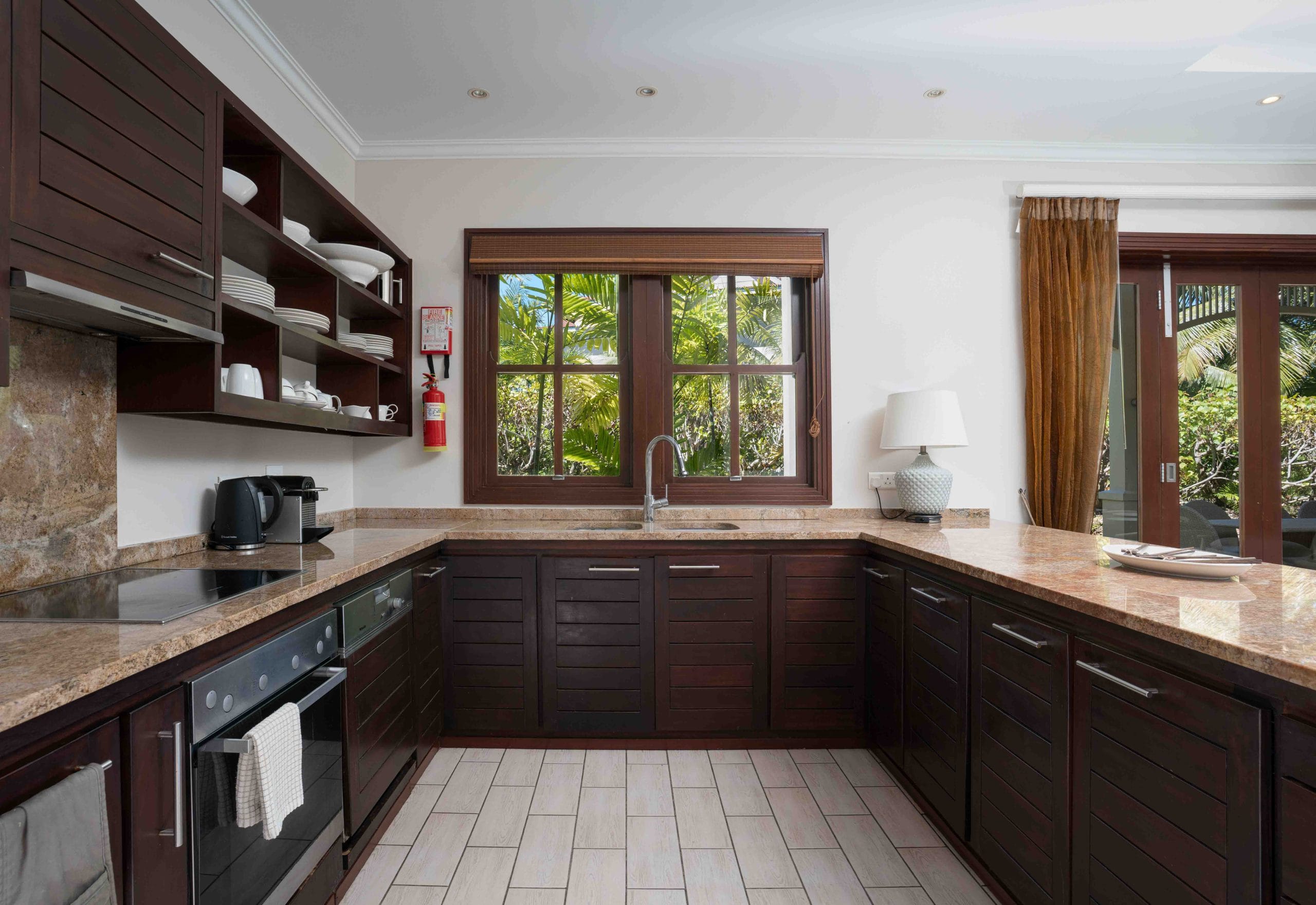 M52_kitchen.jpg