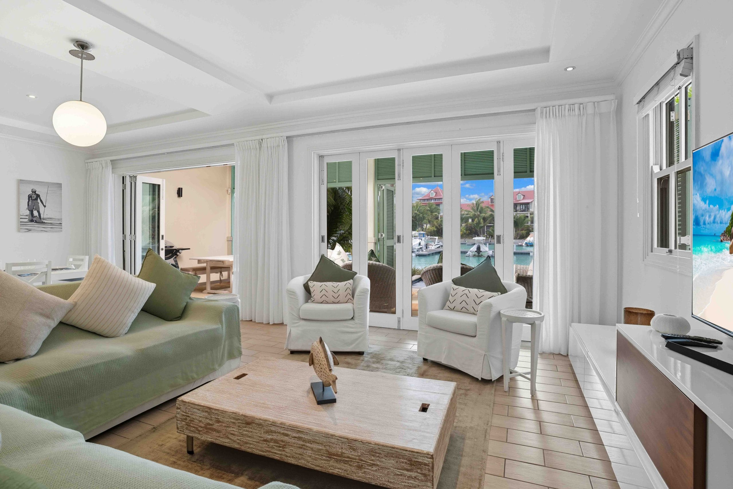 M73_living-room.jpg