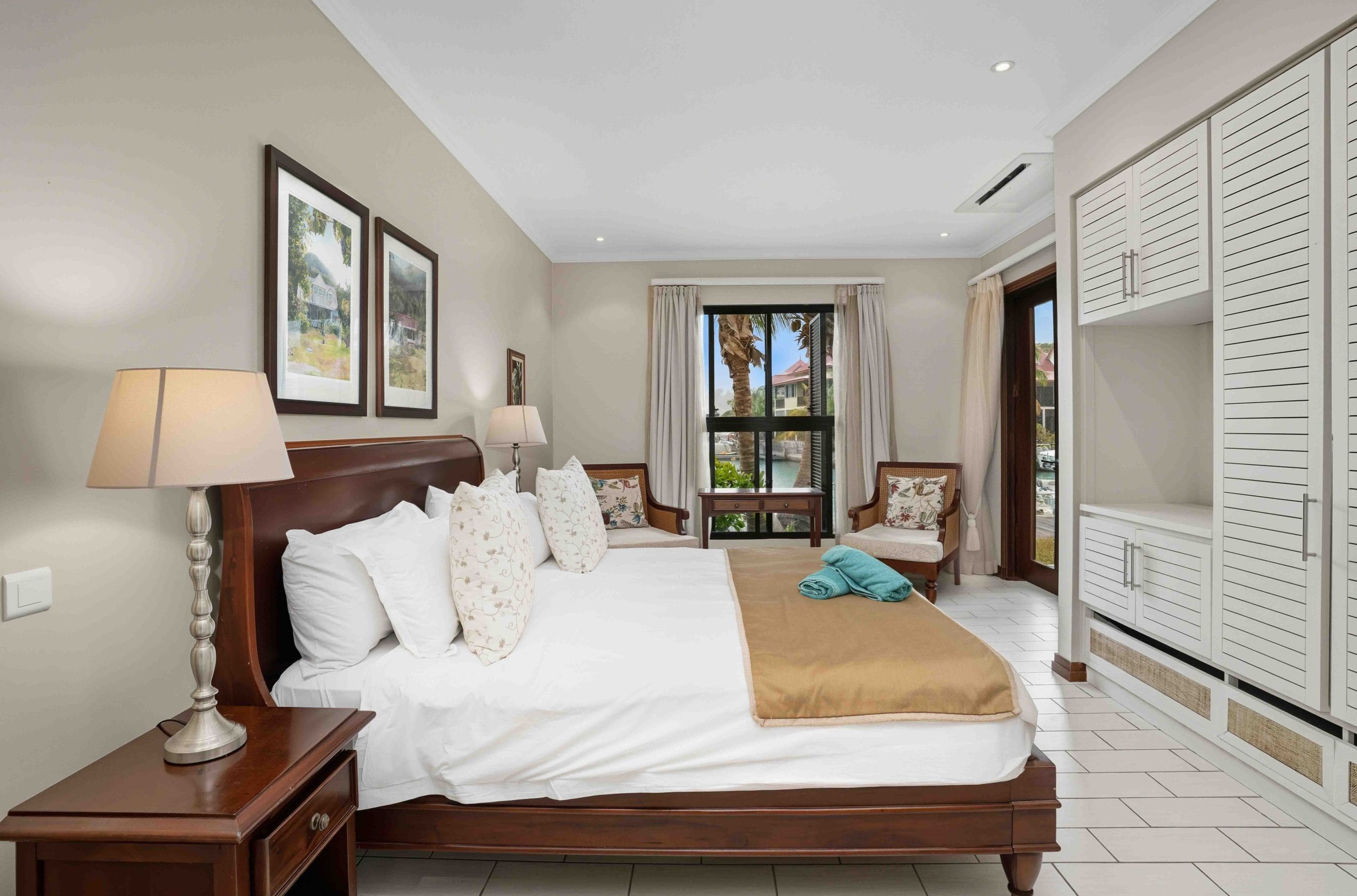 P13A1_bedroom.jpg