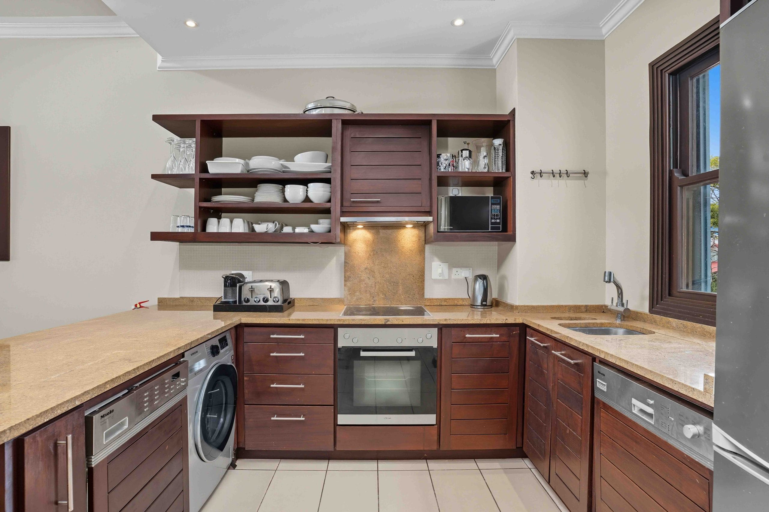 P1A24_kitchen.jpg