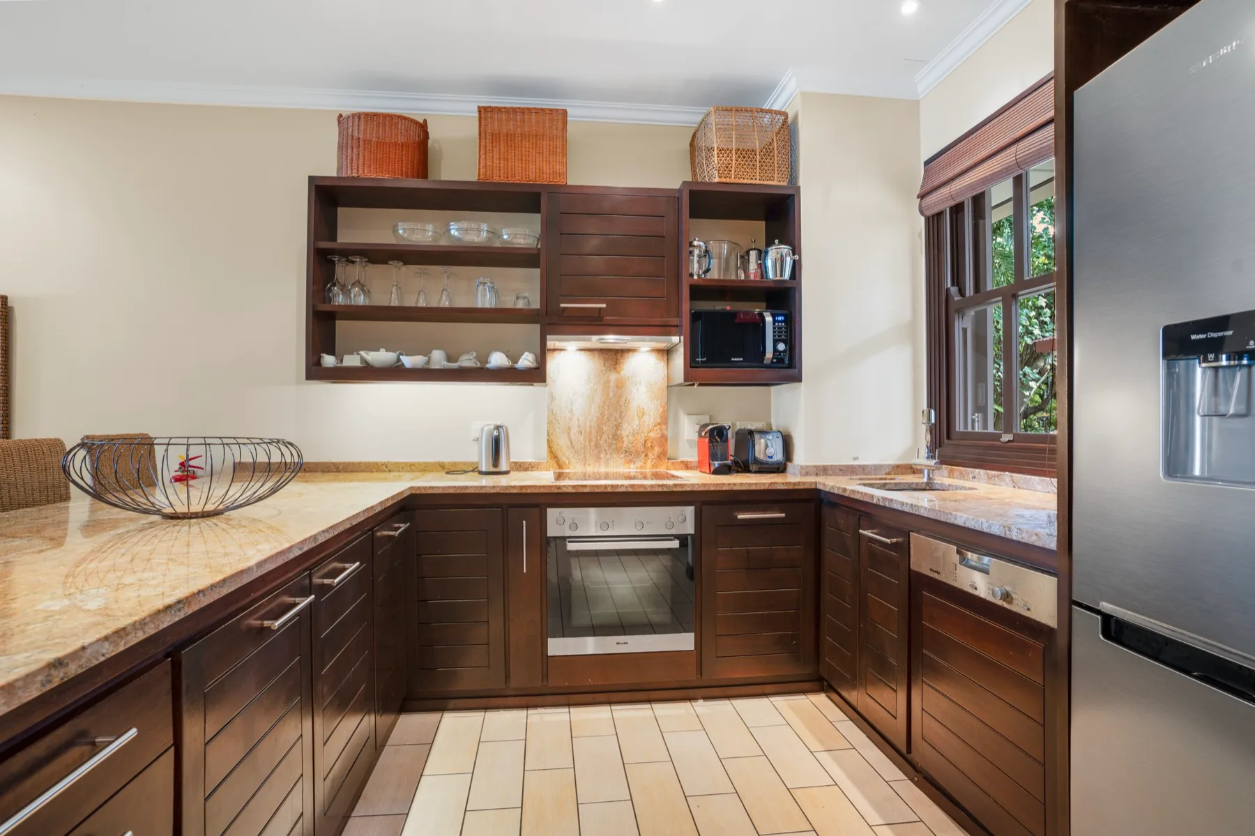 P202A2_kitchen.jpg