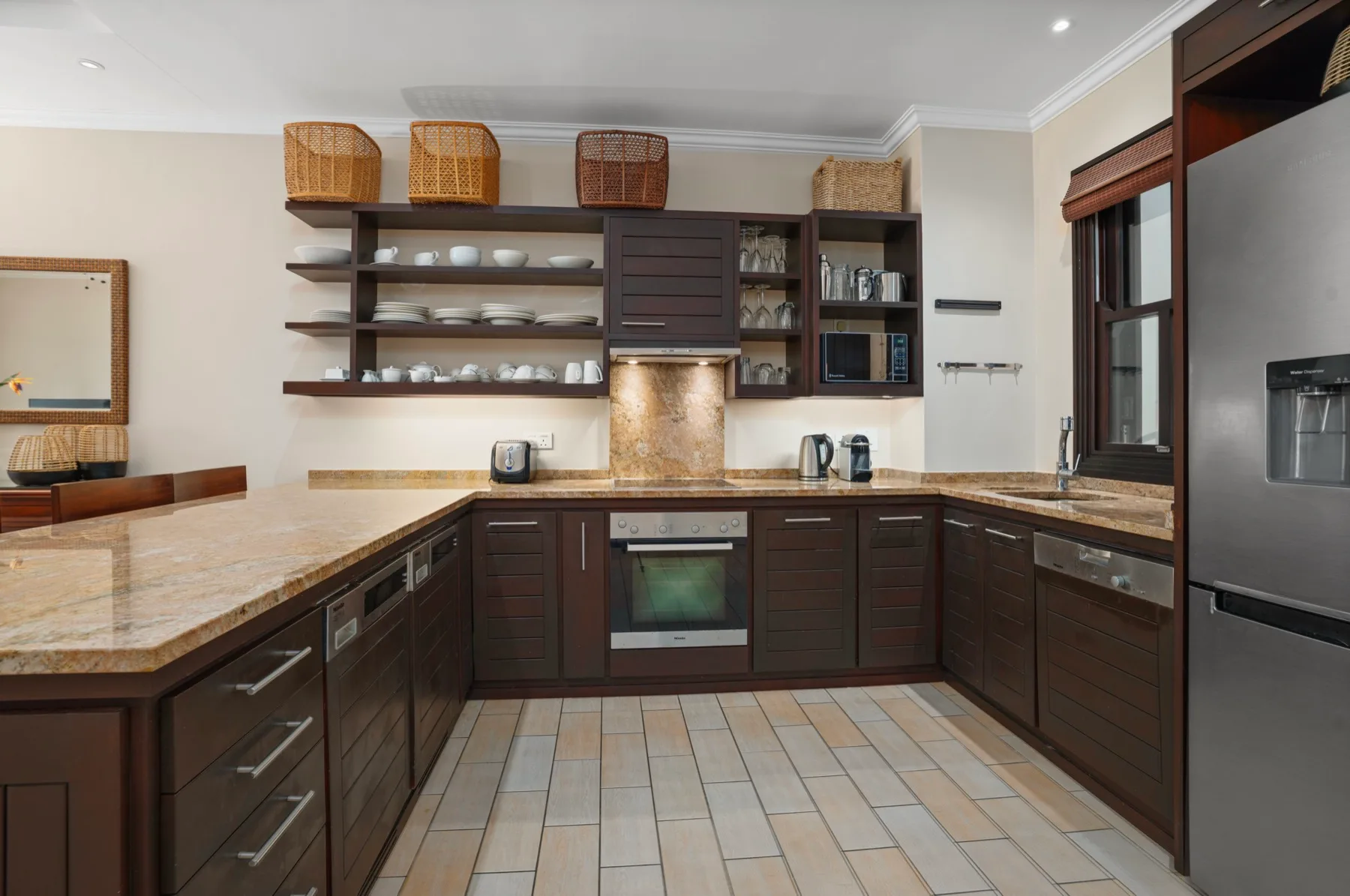 P221A3_kitchen.jpg