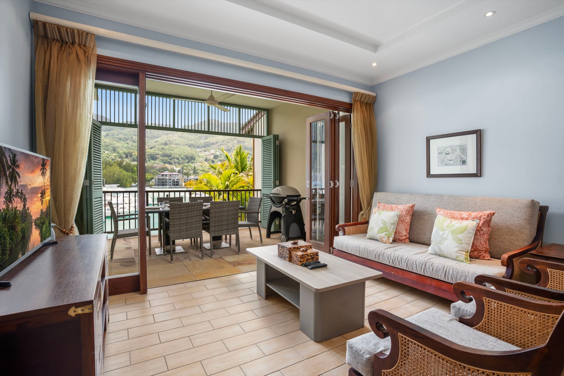 P24A13_living-room.jpg