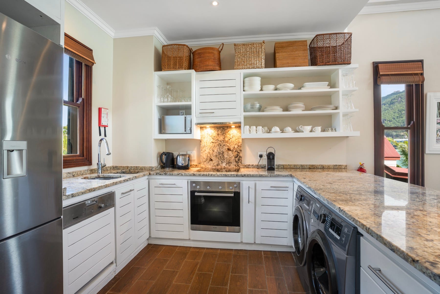 P26A23_kitchen.jpg