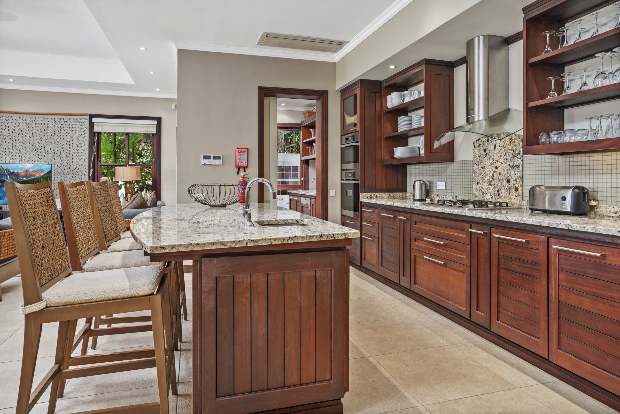 V109_living-room.jpg