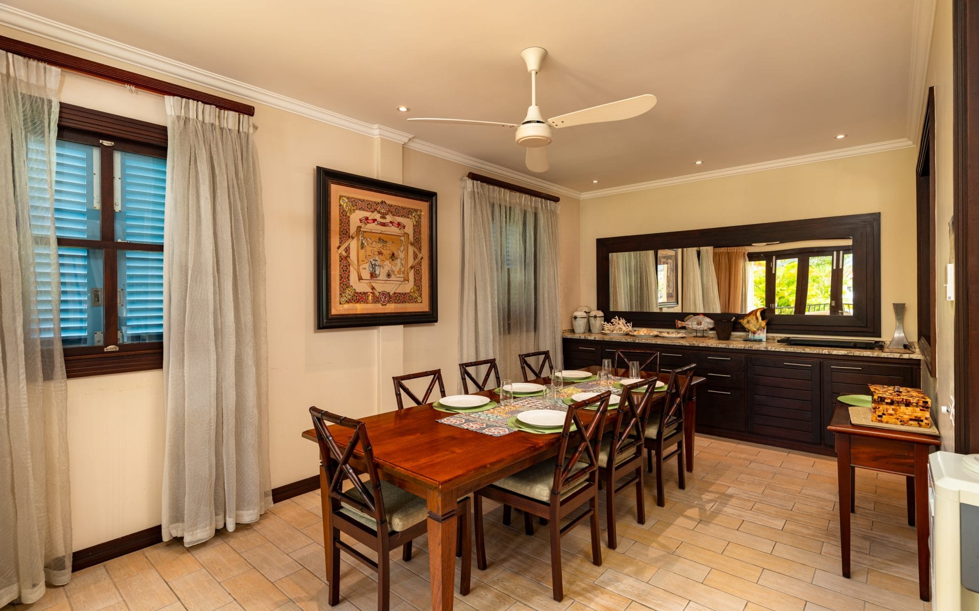 M141_dining-room.jpg