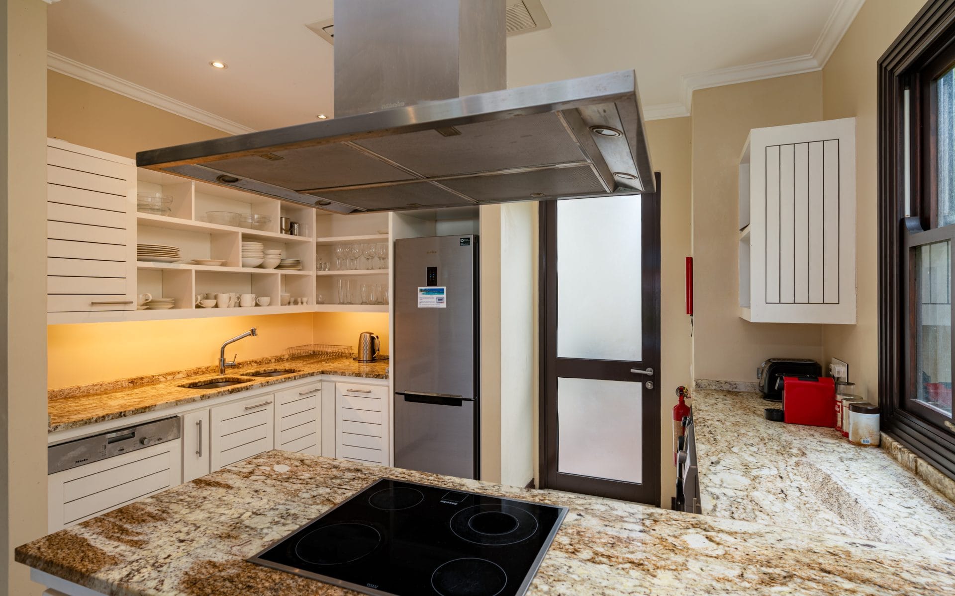 M142_kitchen.jpg