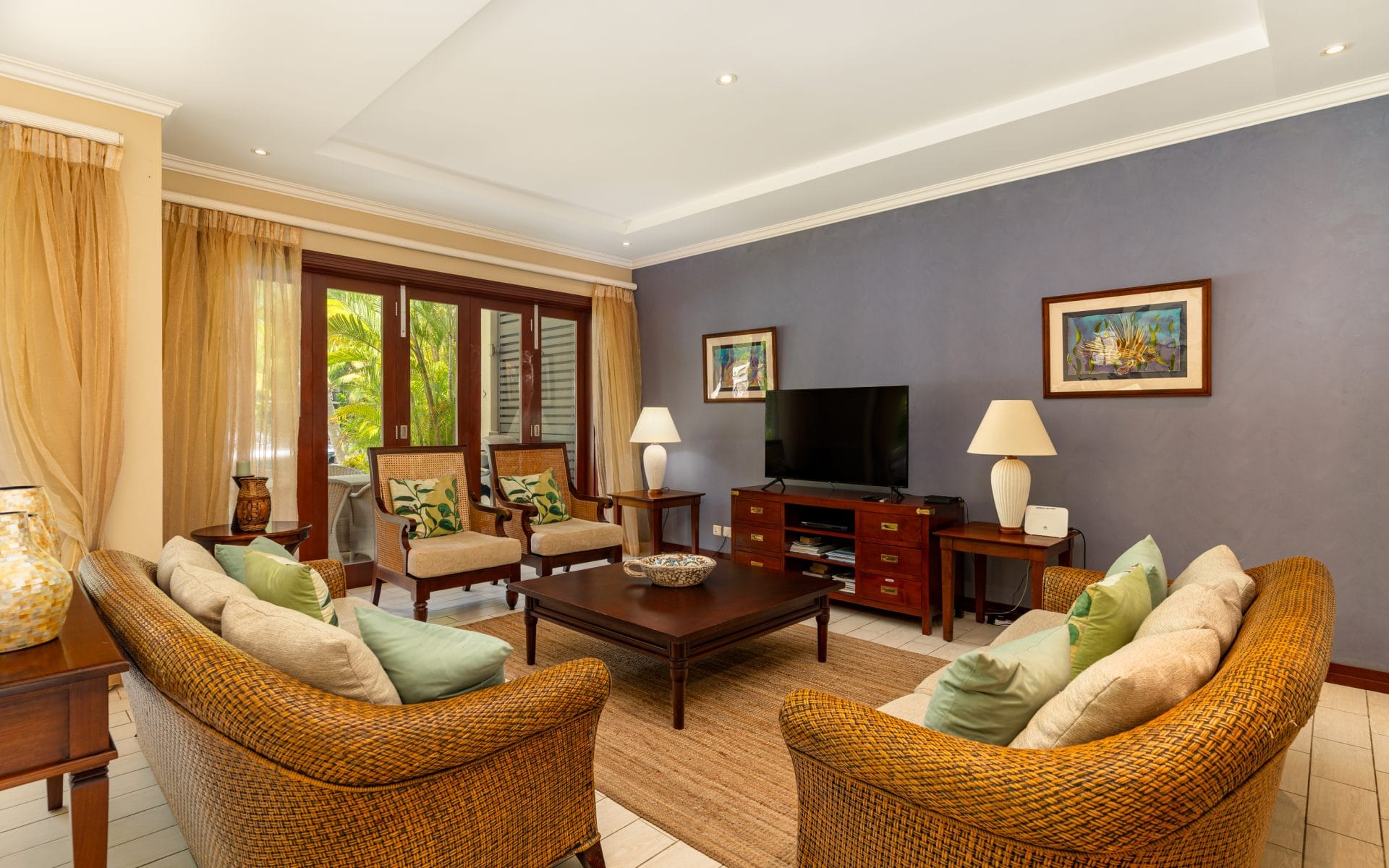 M16_living-room.jpg