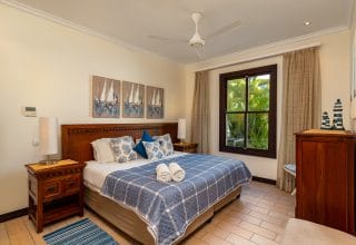 P136A02_bedroom.jpg