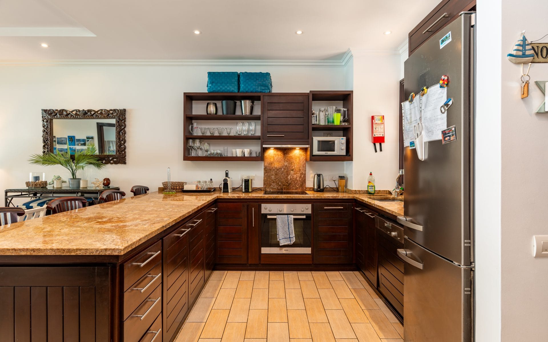 P136A02_kitchen.jpg
