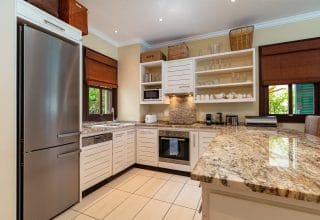 P136A5_kitchen.jpg