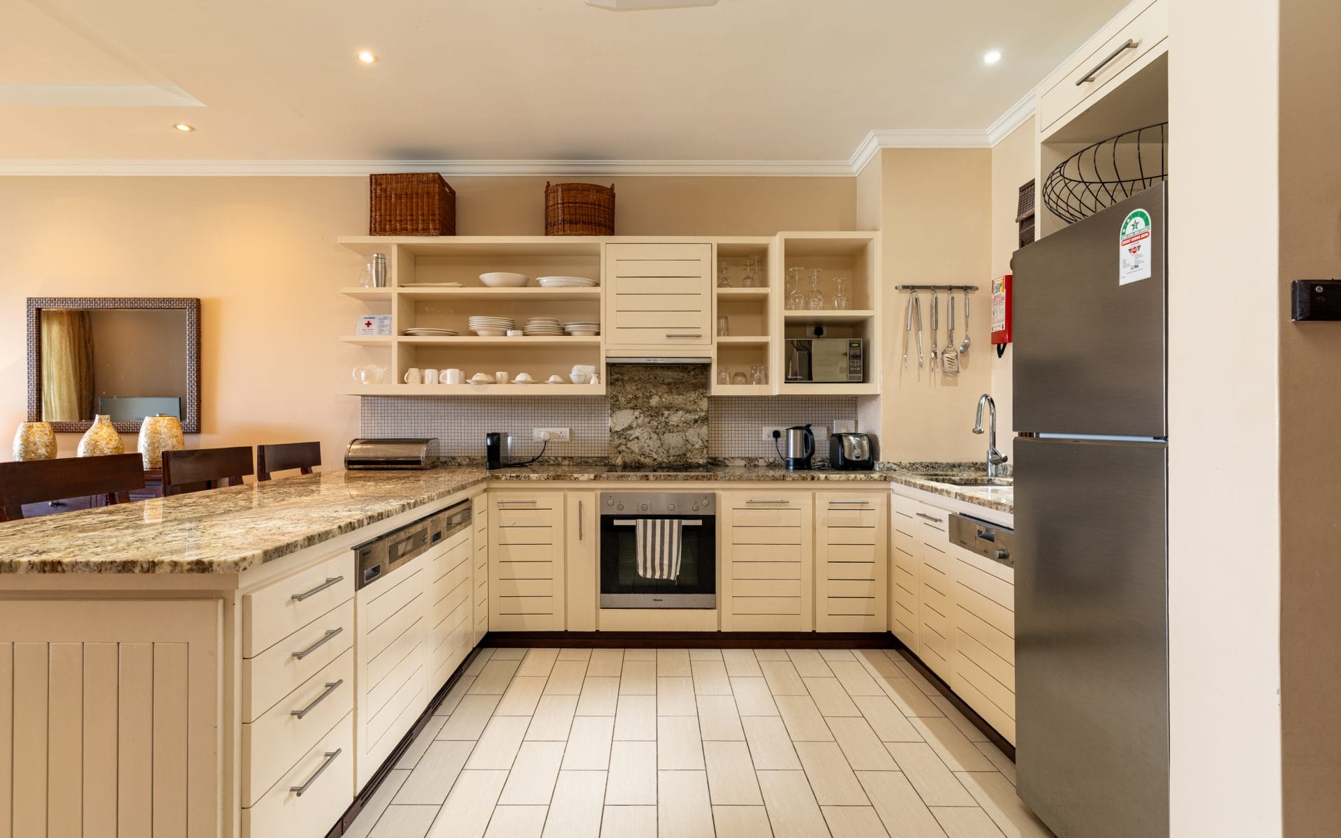 P147A03_kitchen.jpg