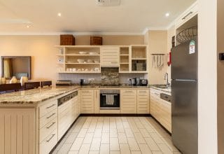 P147A03_kitchen.jpg