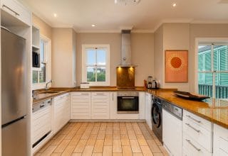 P1A18_kitchen.jpg
