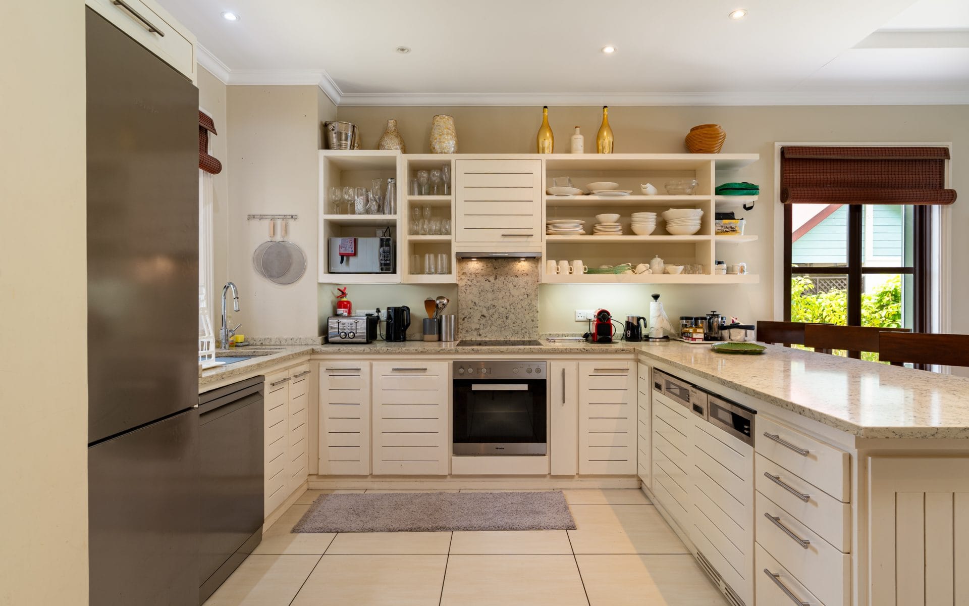 P230A5_kitchen.jpg