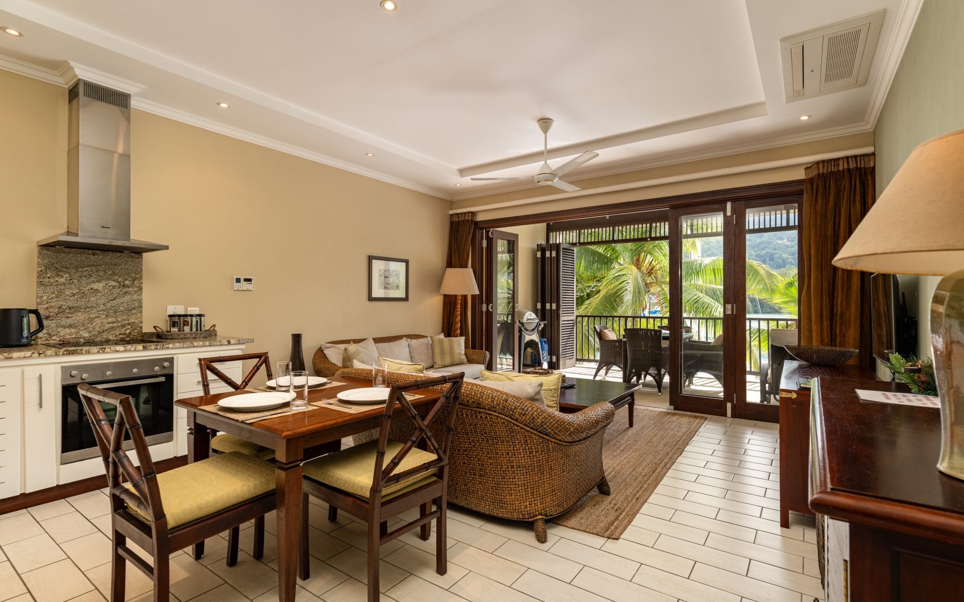 P26A12_dining-room.jpg