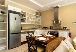 P26A12_kitchen.jpg