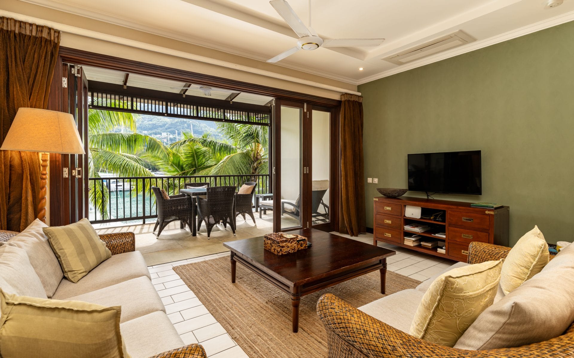 P26A12_living-room.jpg