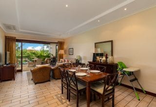 P70A12_dining-room.jpg