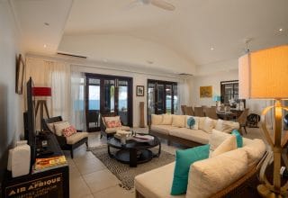 V103_living-room.jpg