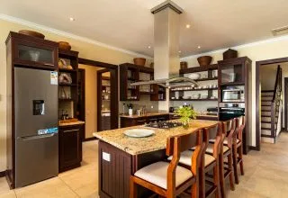 V120_kitchen.jpg