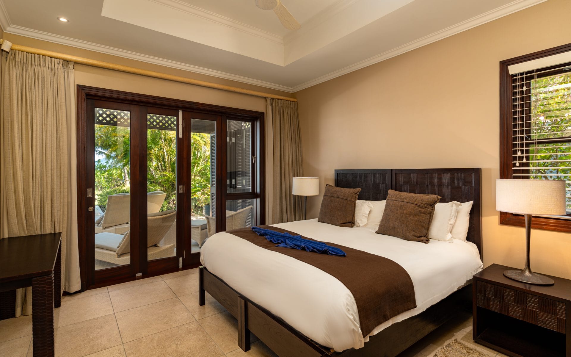 V89_bedroom.jpg