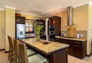 V89_kitchen.jpg