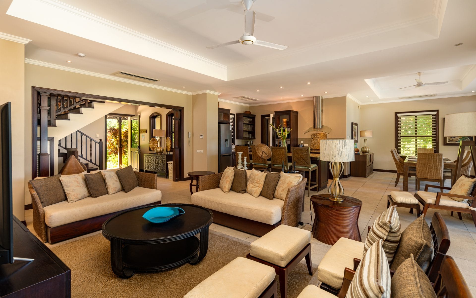 V89_living-room.jpg