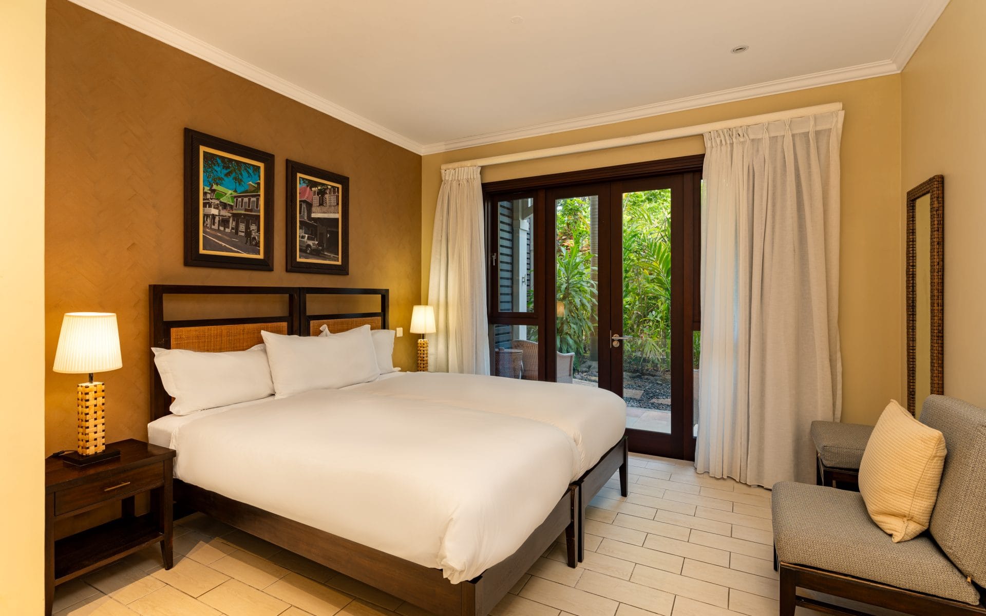 P14A03_bedroom.jpg