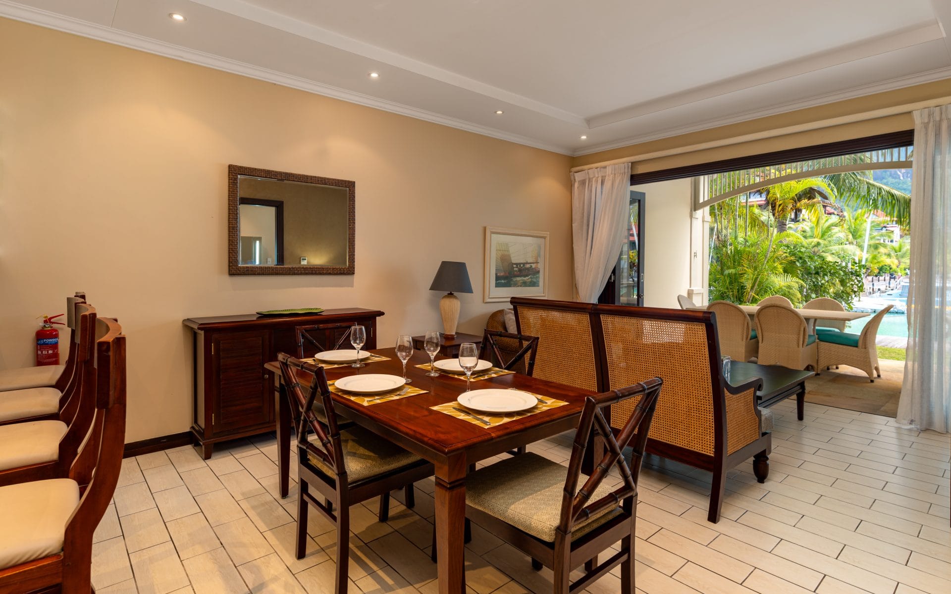 P14A03_dining-room.jpg
