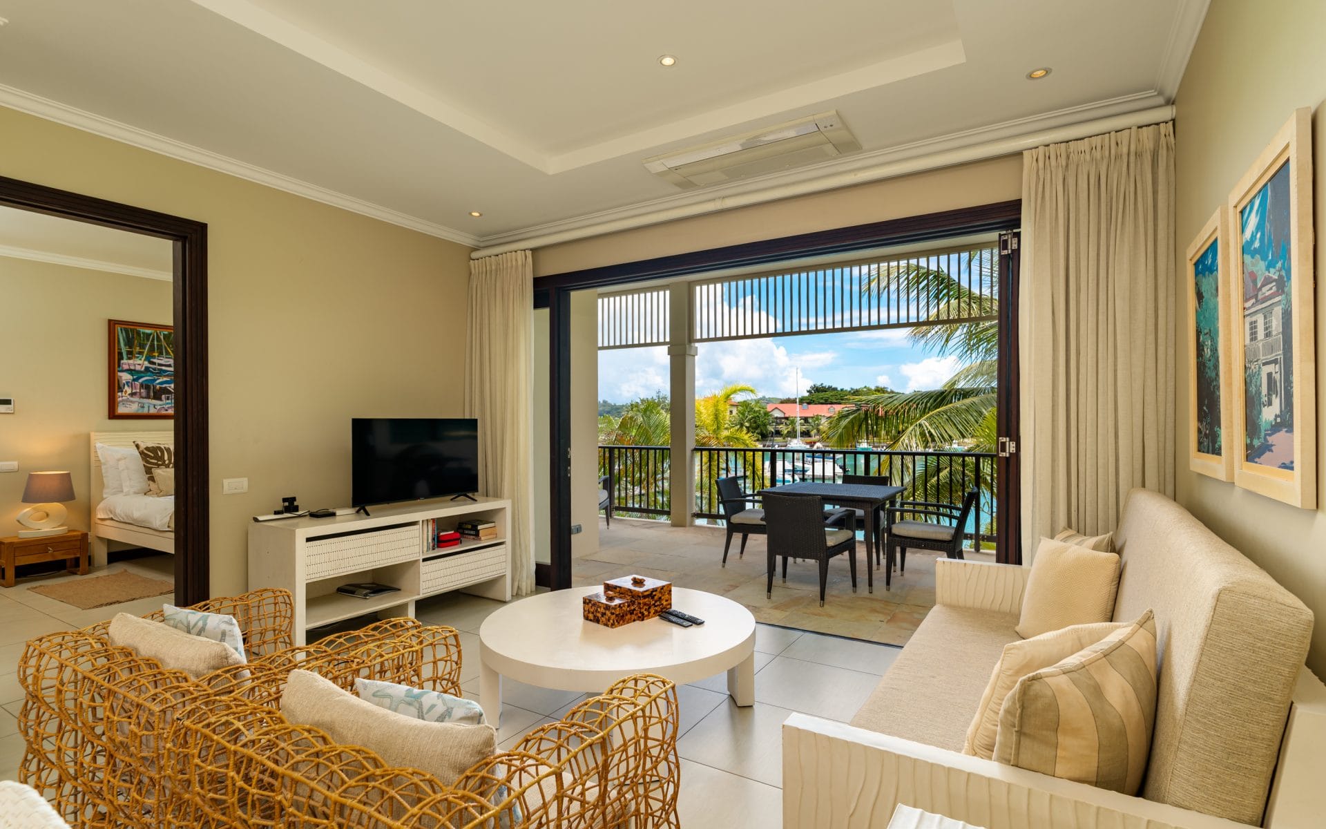 P150A14_living-room.jpg