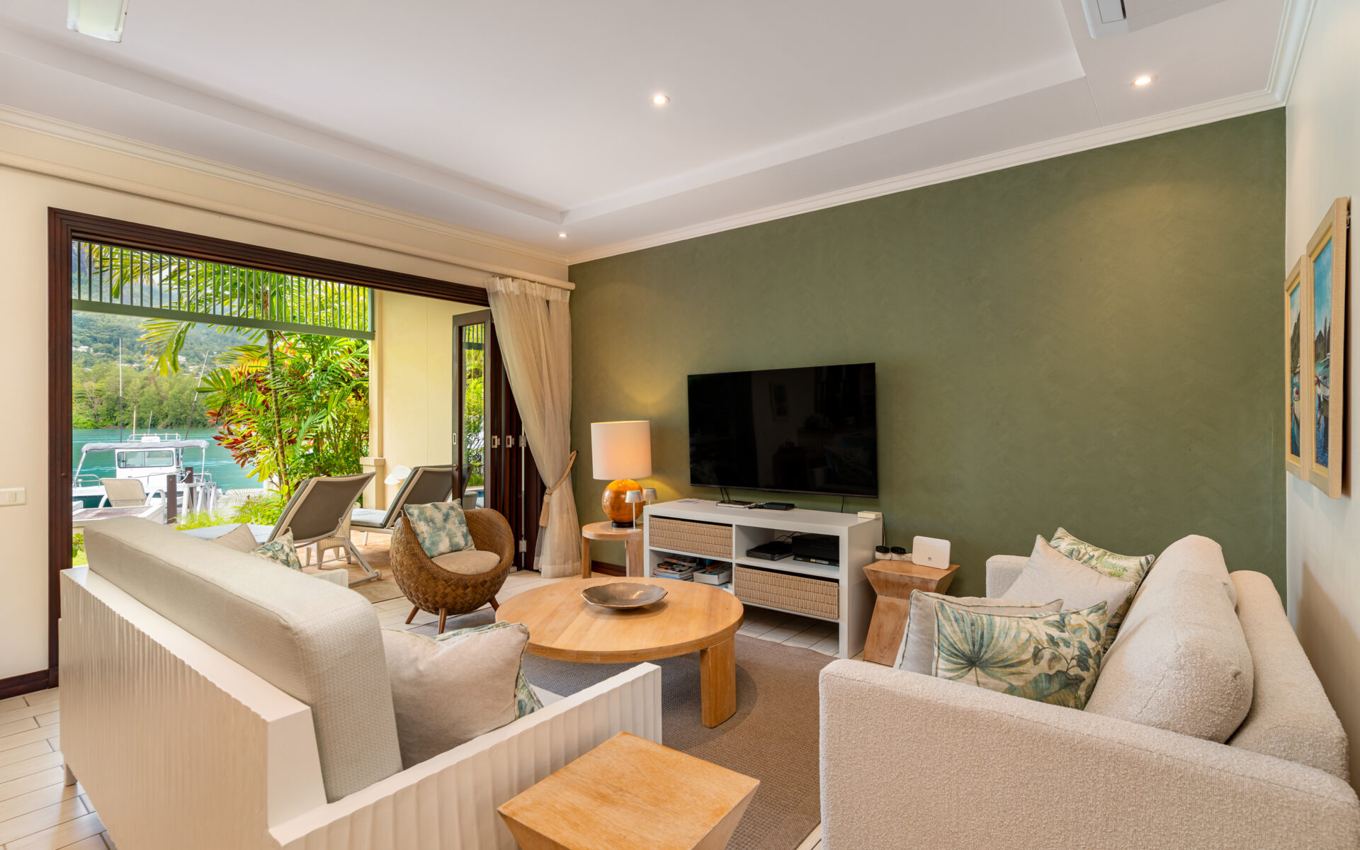 M36_living-room-1.jpg