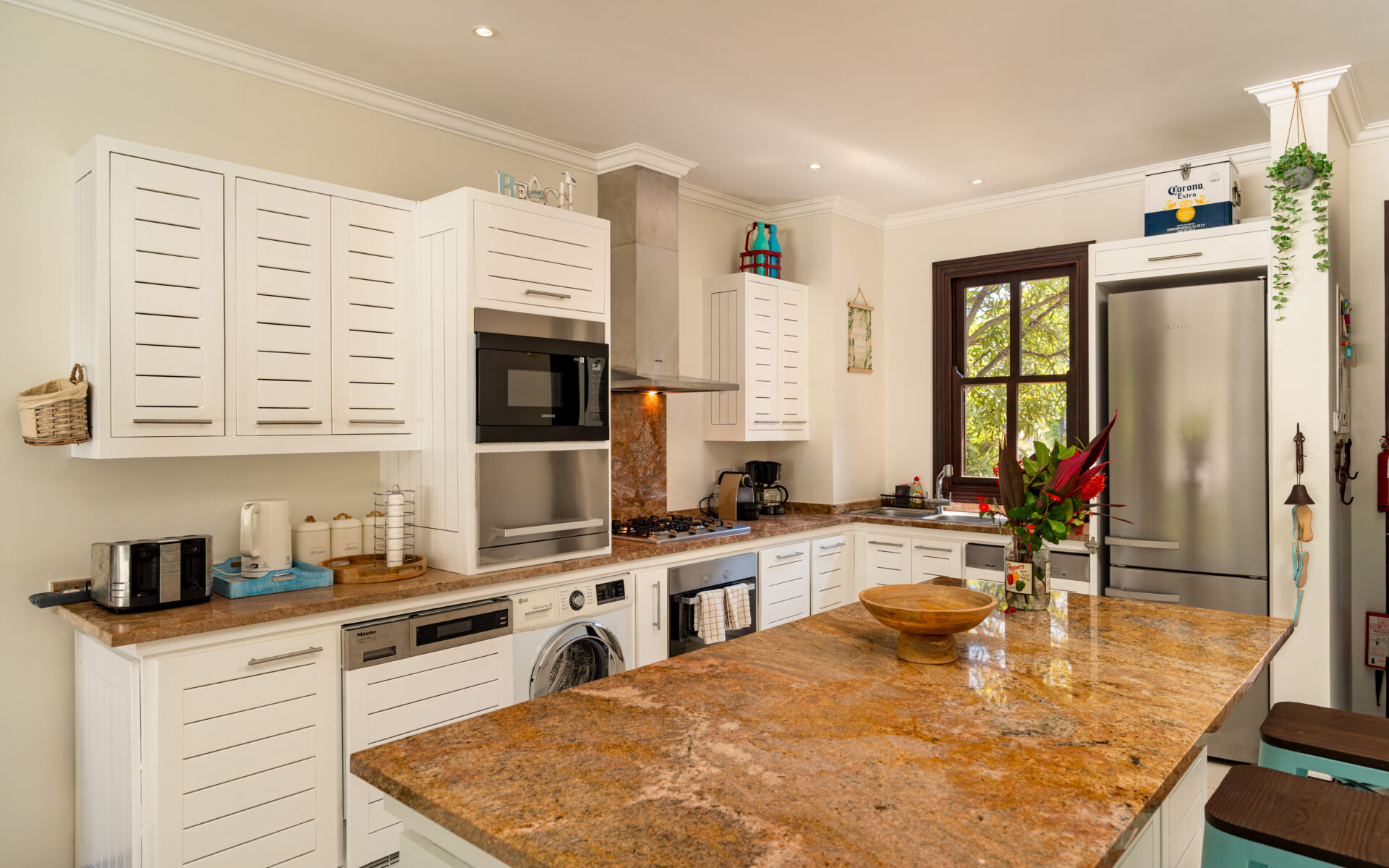P119A11_kitchen.jpg