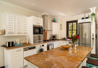 P119A11_kitchen.jpg