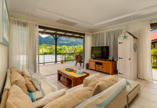 P119A11_living-room.jpg