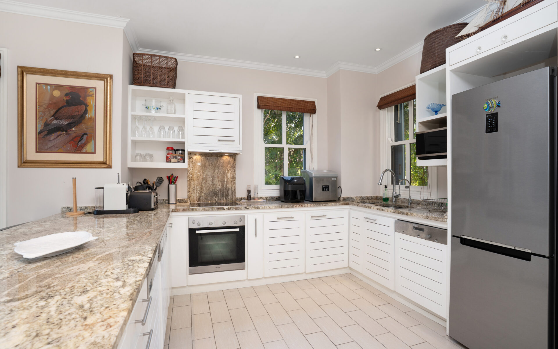 P147A6_kitchen.jpg