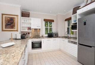 P147A6_kitchen.jpg