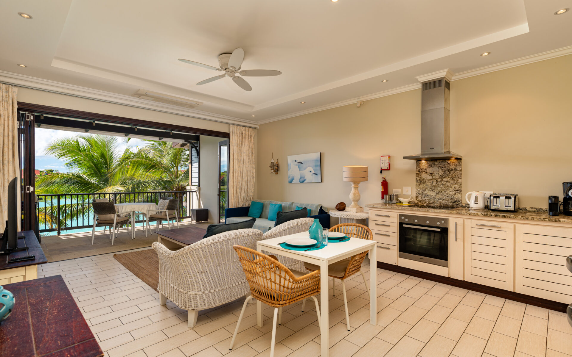 P149A13_dining-room.jpg