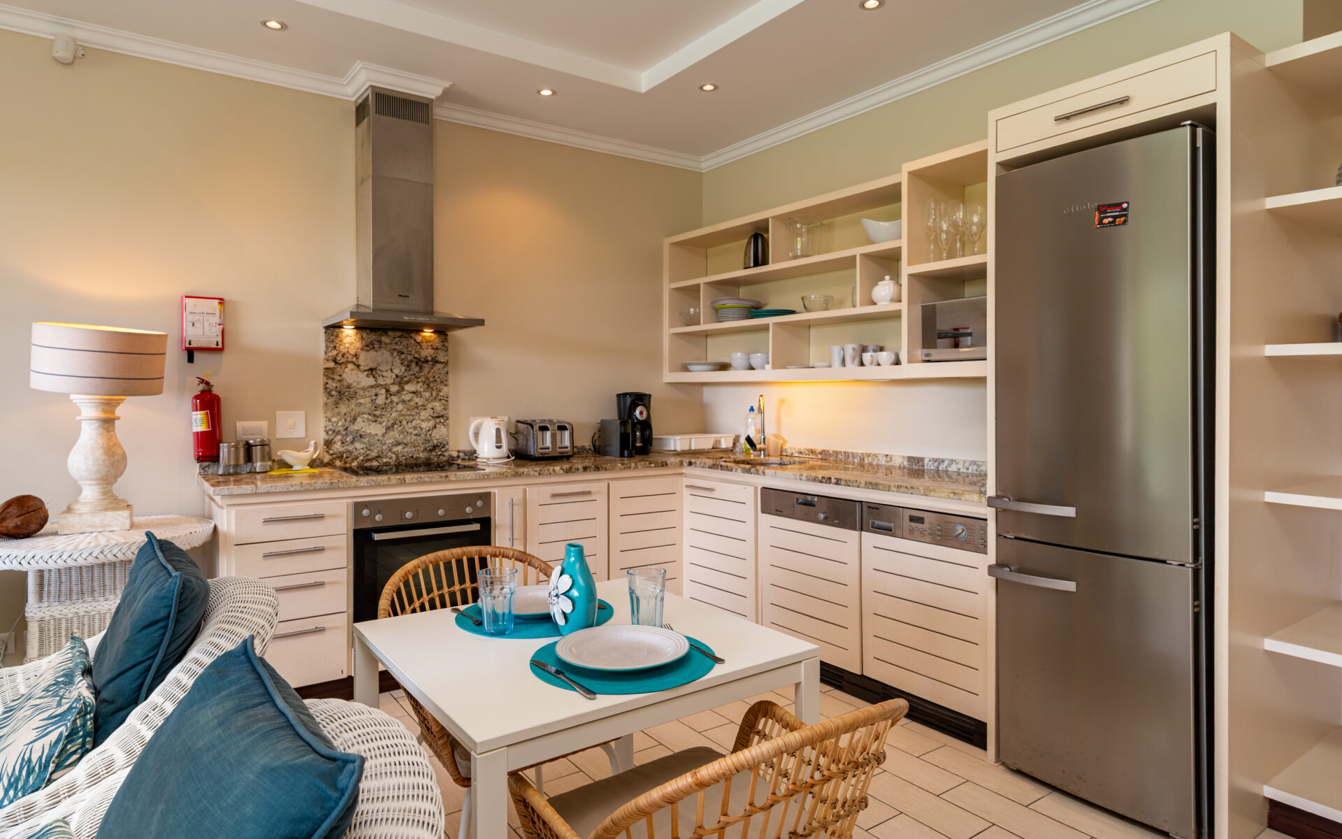 P149A13_kitchen.jpg
