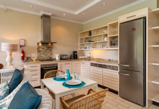 P149A13_kitchen.jpg