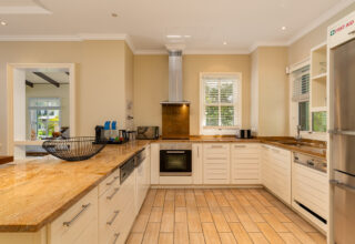 P1A11_kitchen-1.jpg