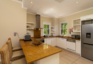 P1A21_kitchen-1.jpg
