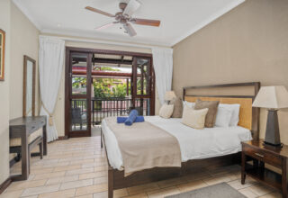 P221A12_bedroom.jpg